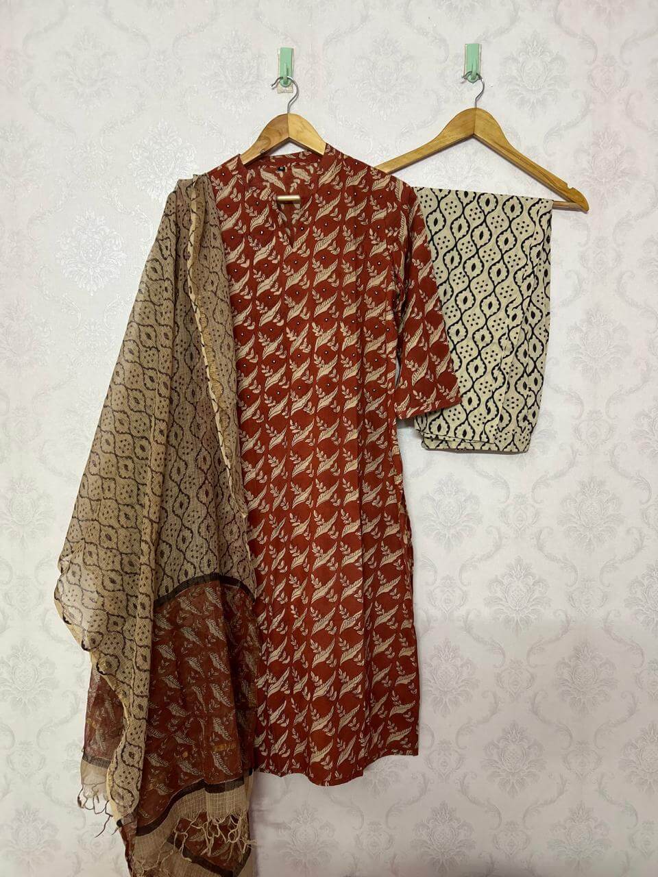 Collar neck in Handblock