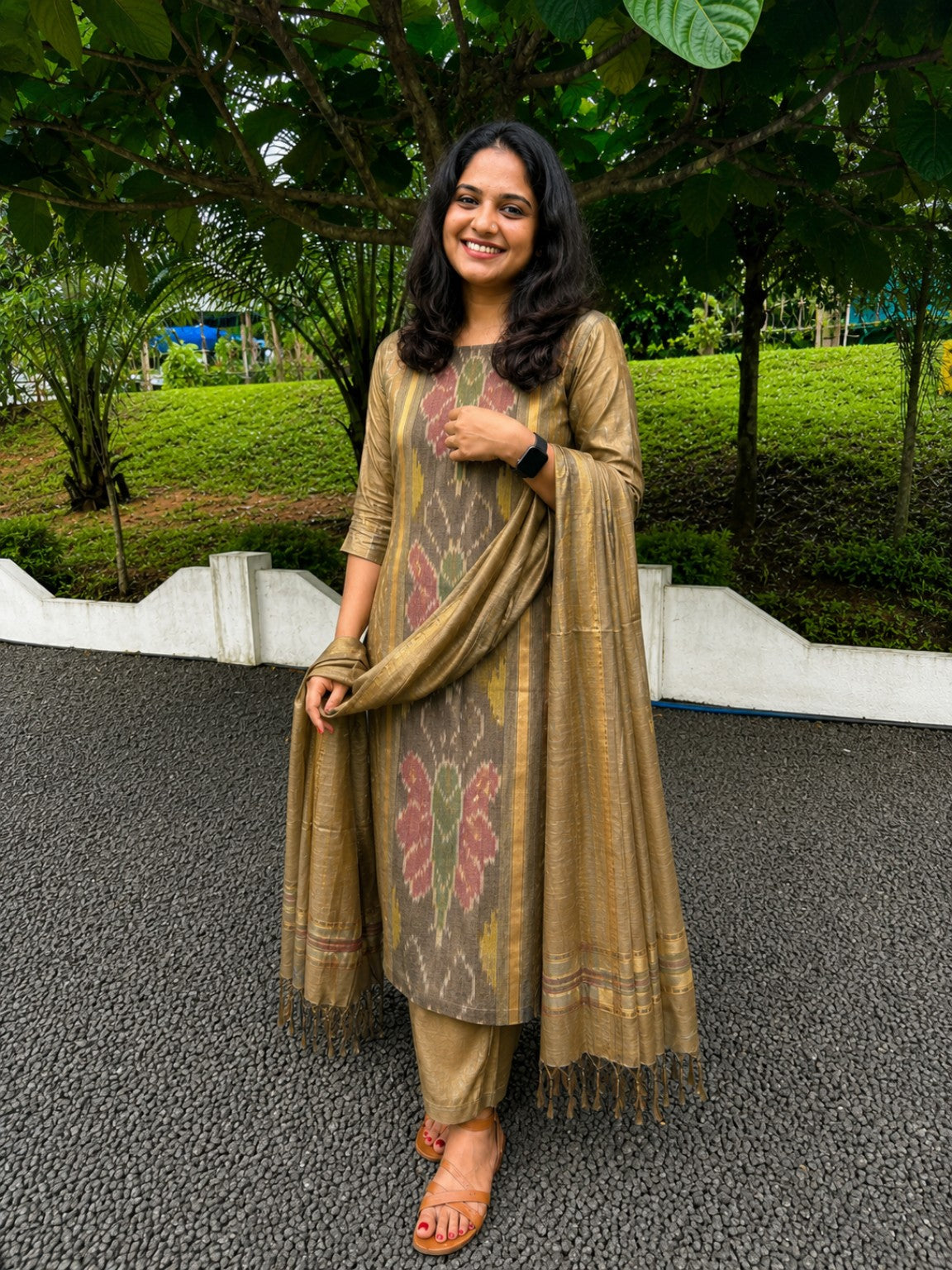 Golden-beige Pochampally