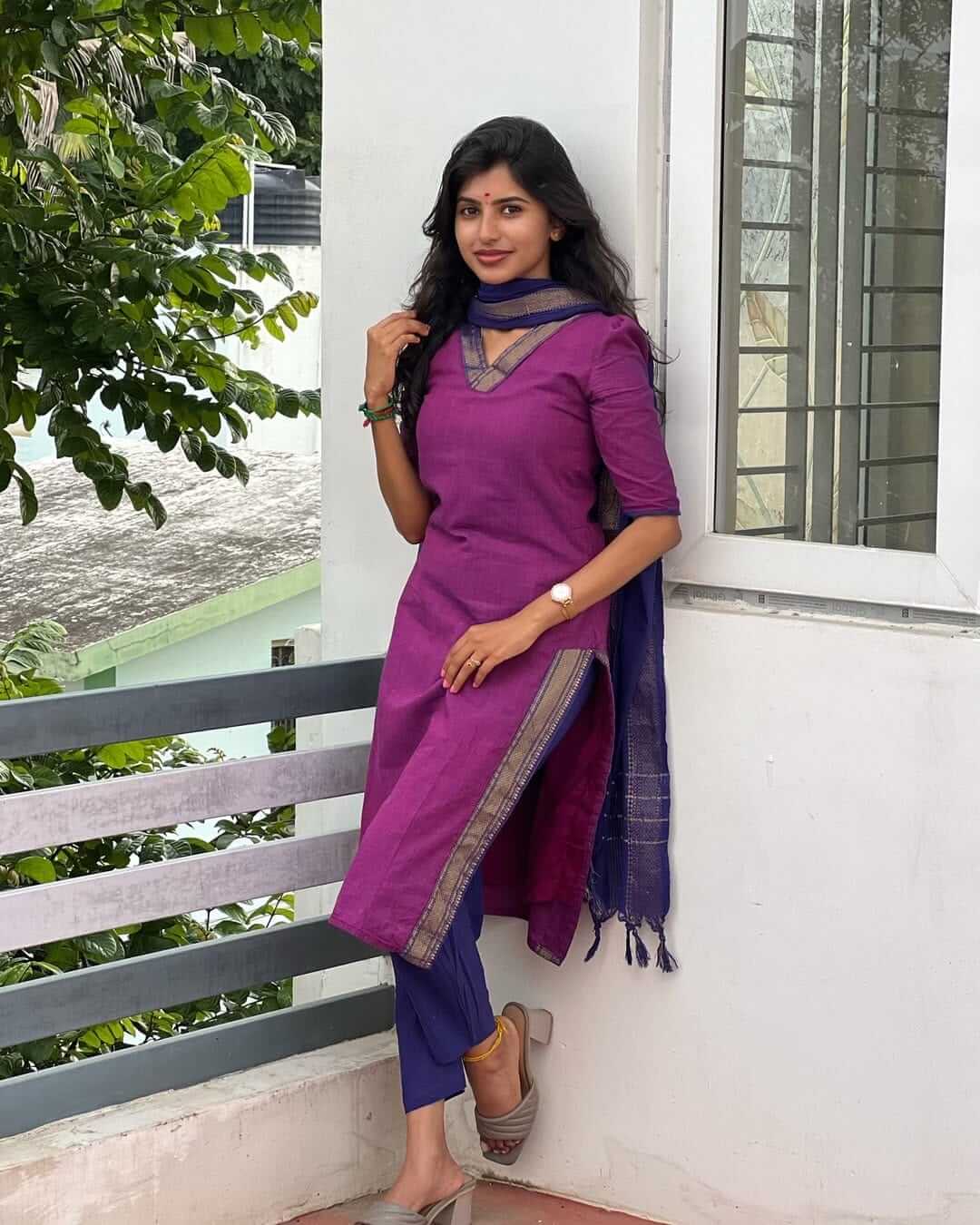 Mangalagiri Cotton v Neck