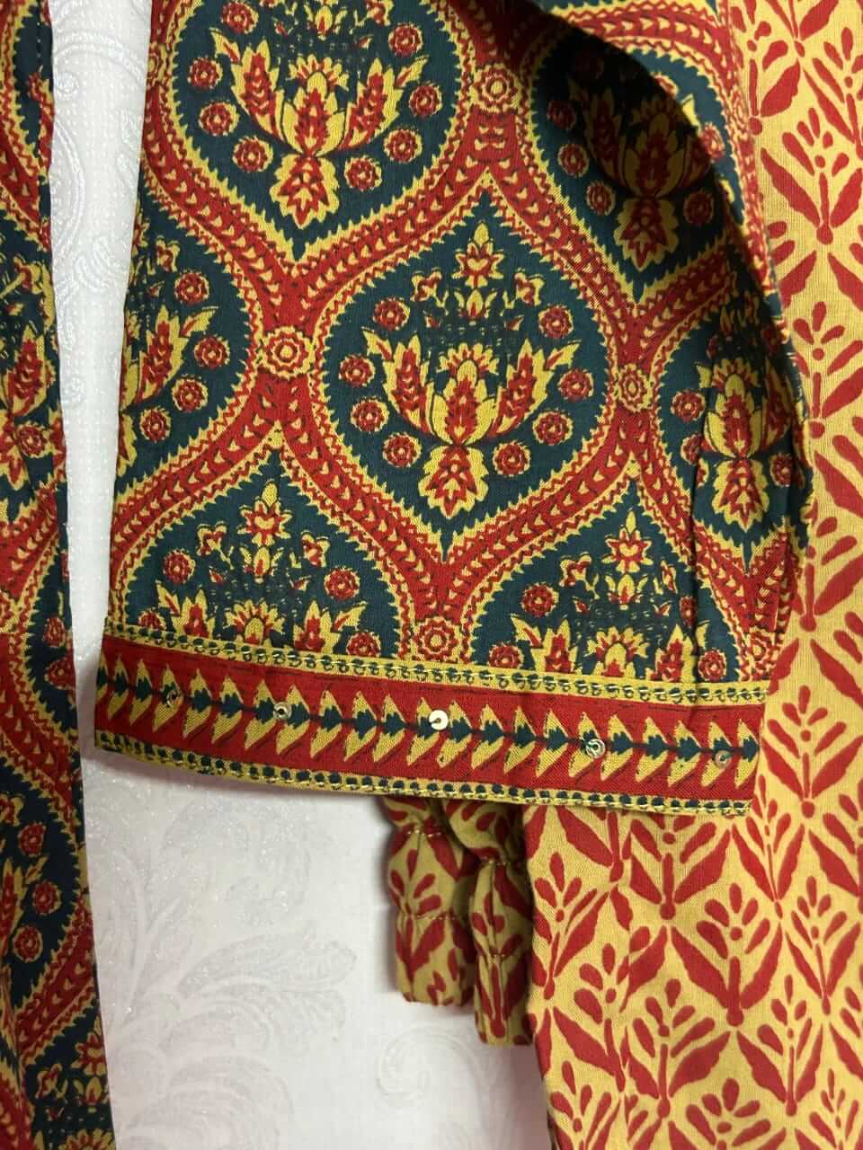 Collar Neck with Lace