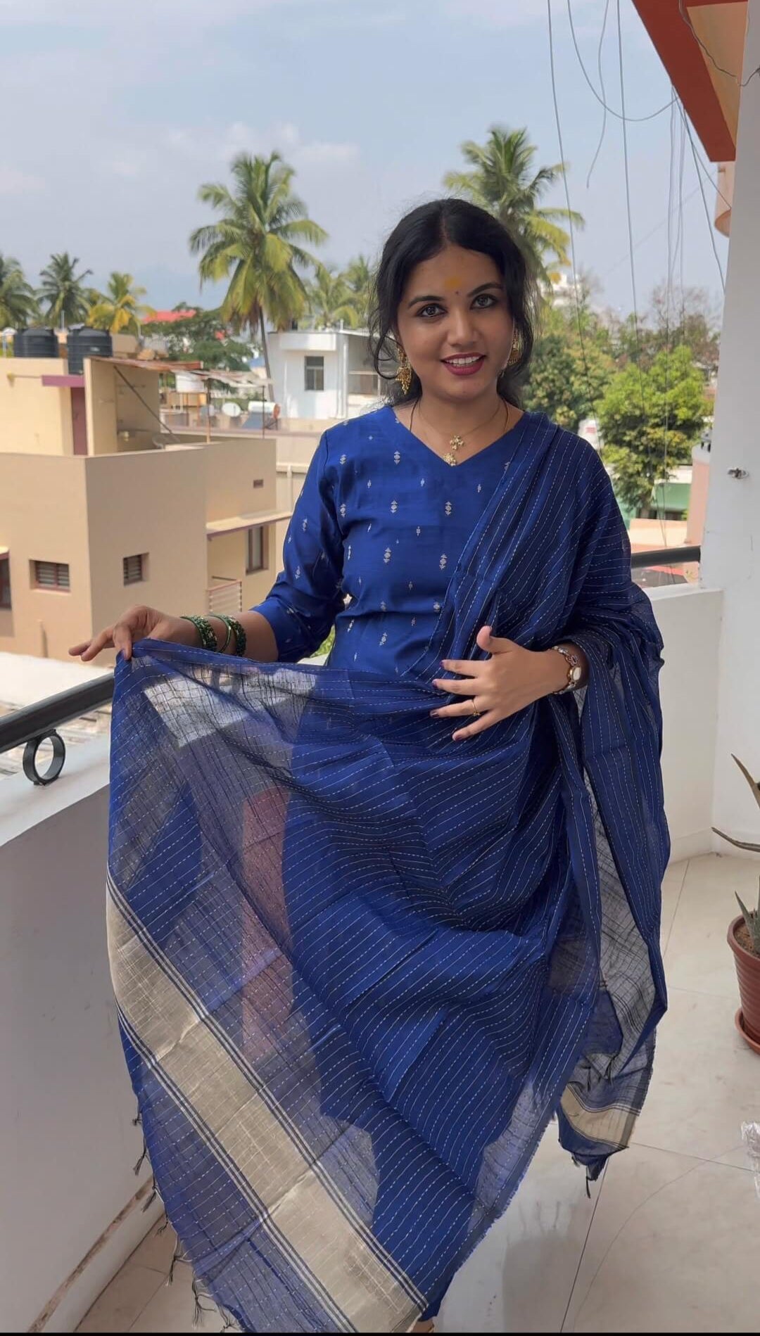 V neck Blue raw silk