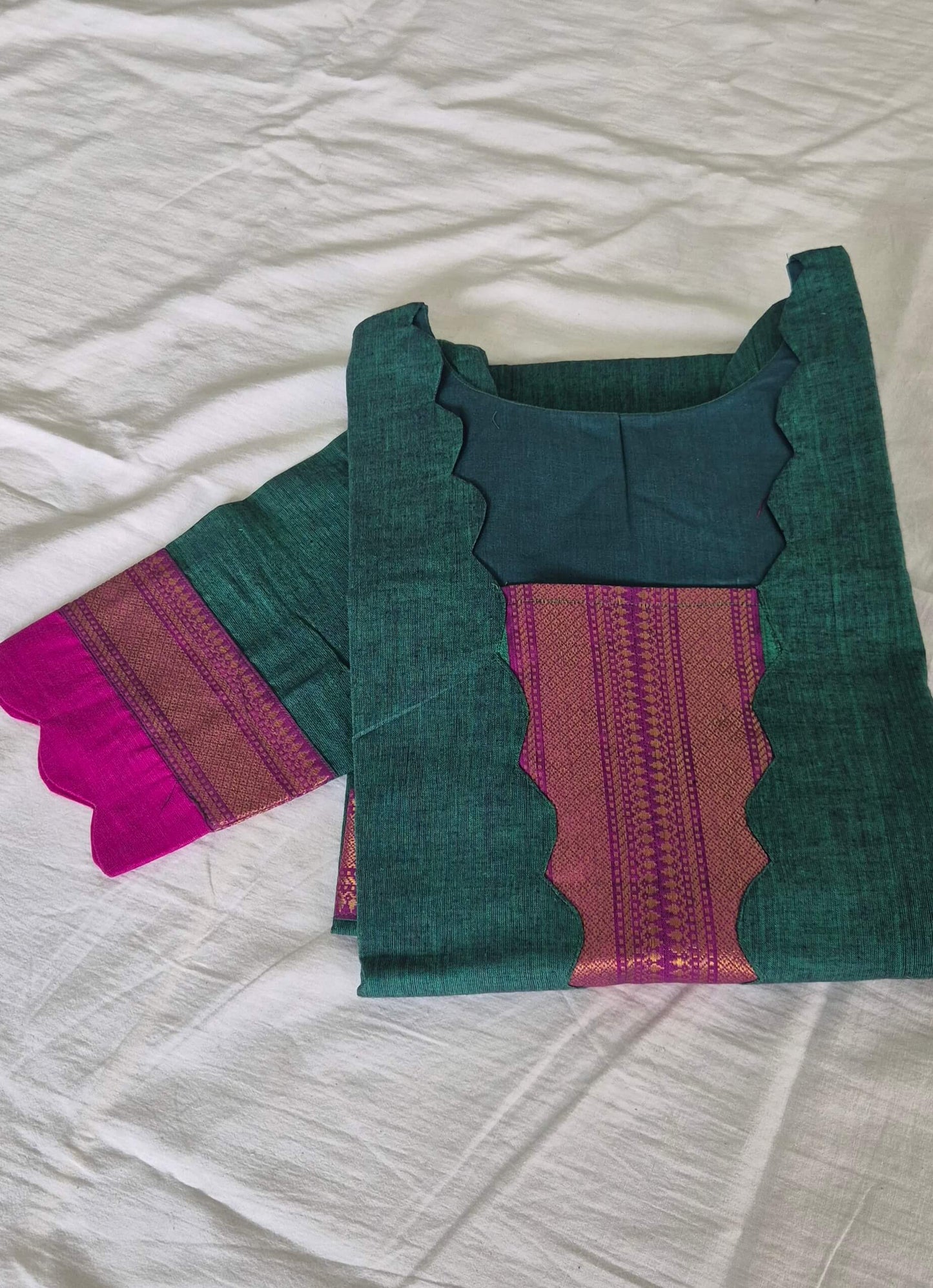 Scalloped Sleeves & Neck