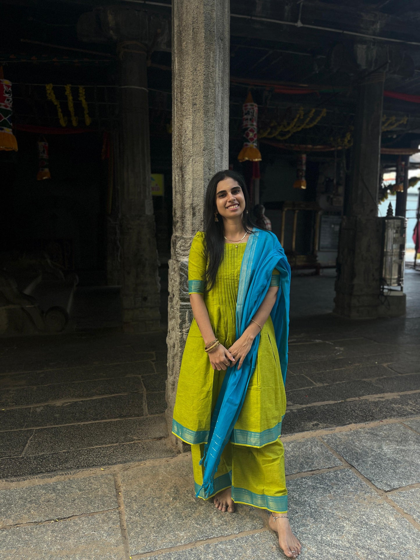 Pintex Parrot & Blue