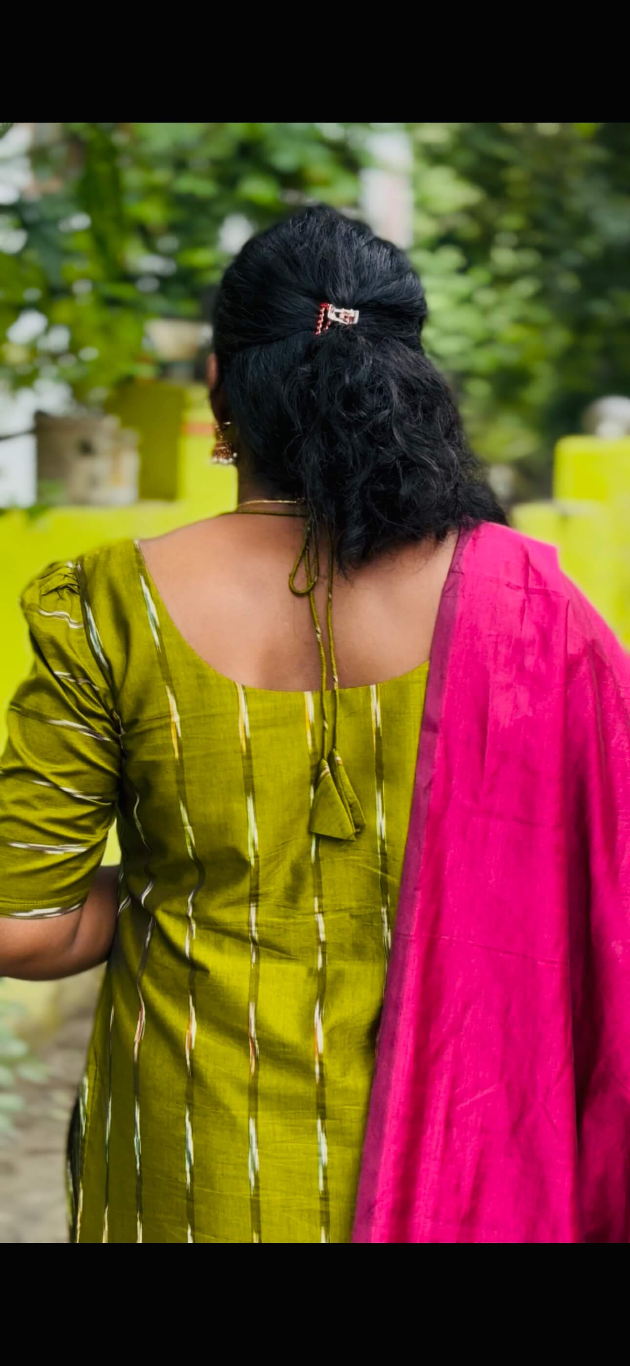 Green Silk Knot neck