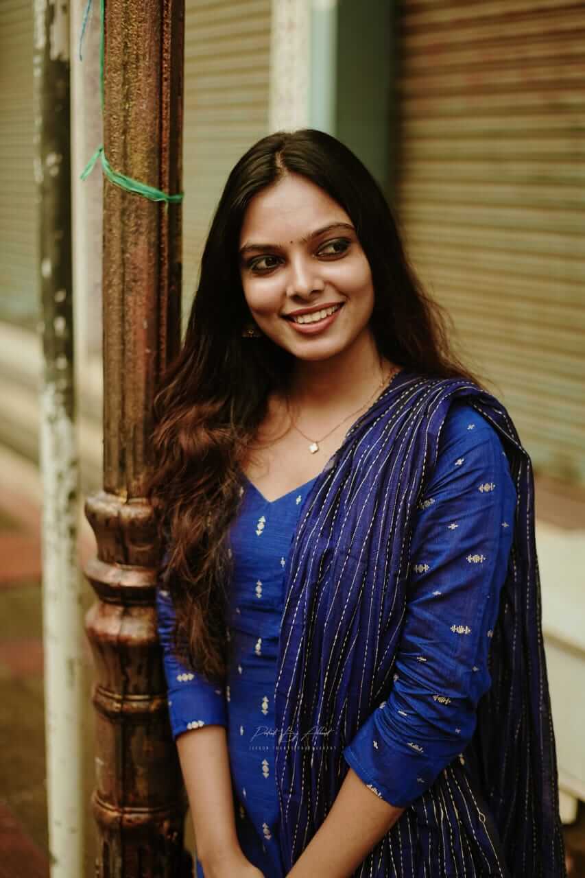 V neck Blue raw silk