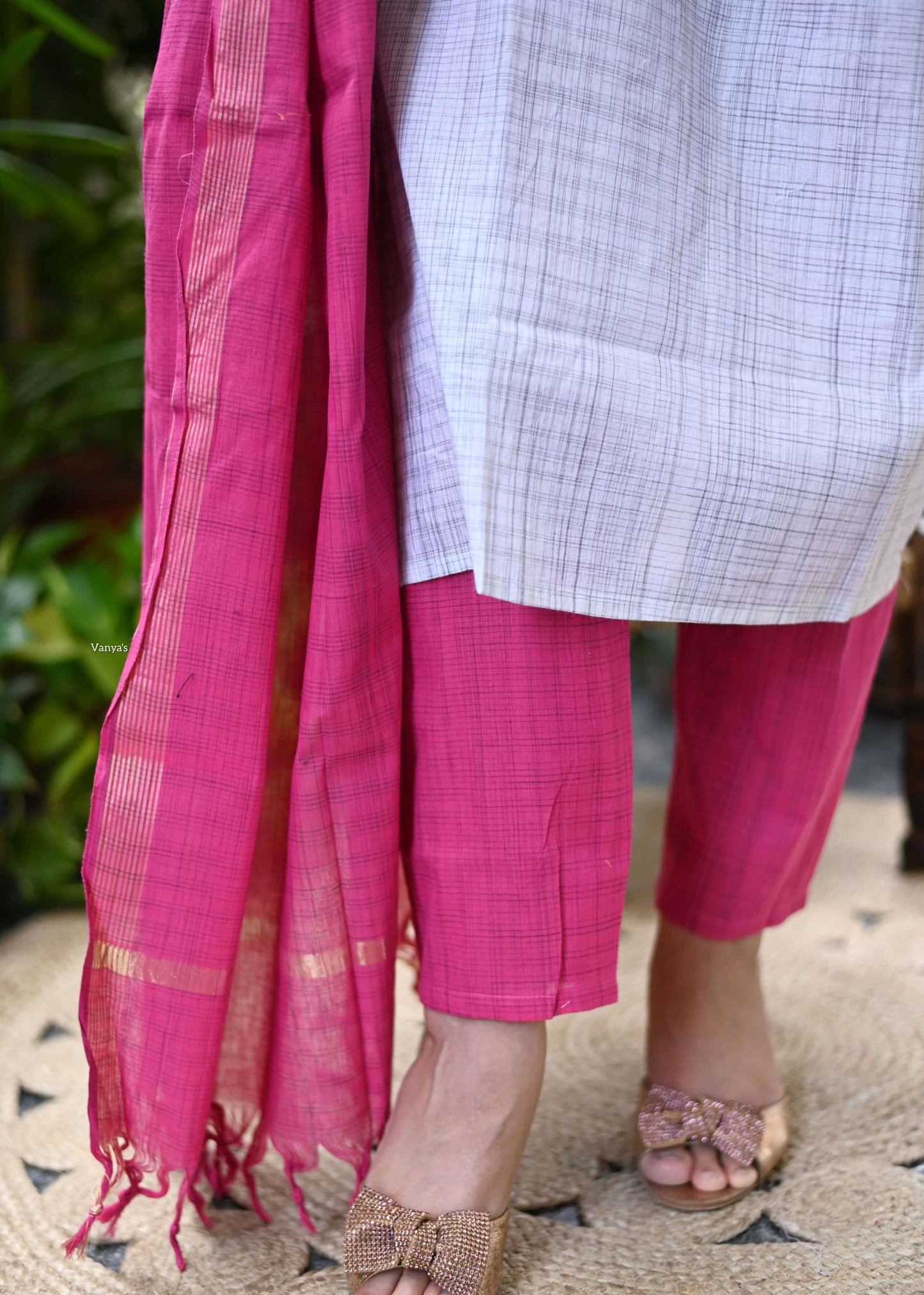 Pink Mangalagiri ikkat printed