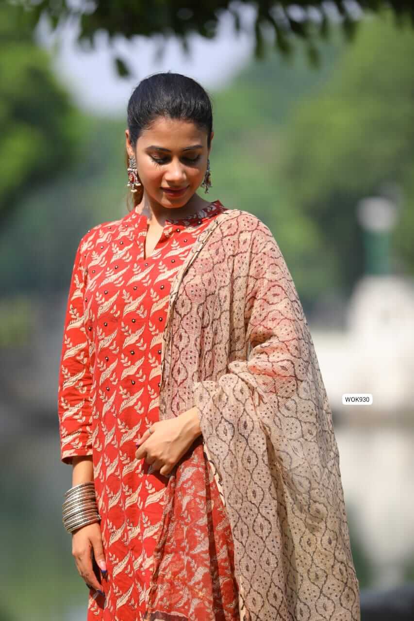 Collar neck in Handblock