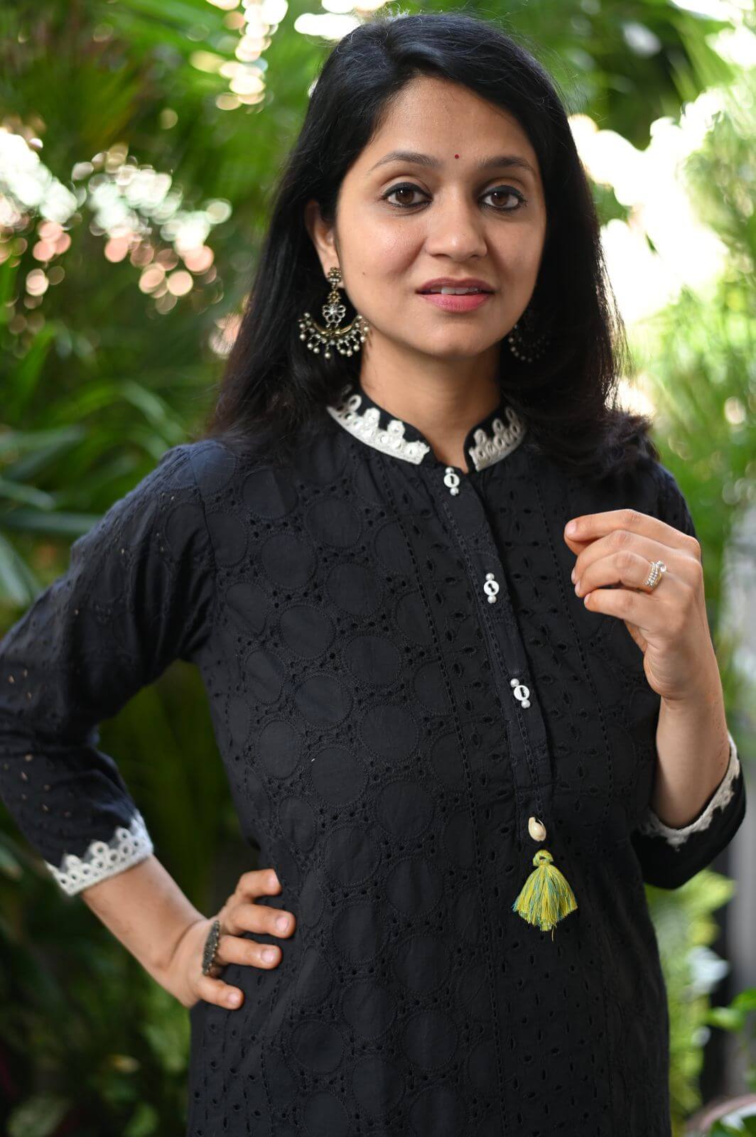 Hakoba with Cutwork - Black