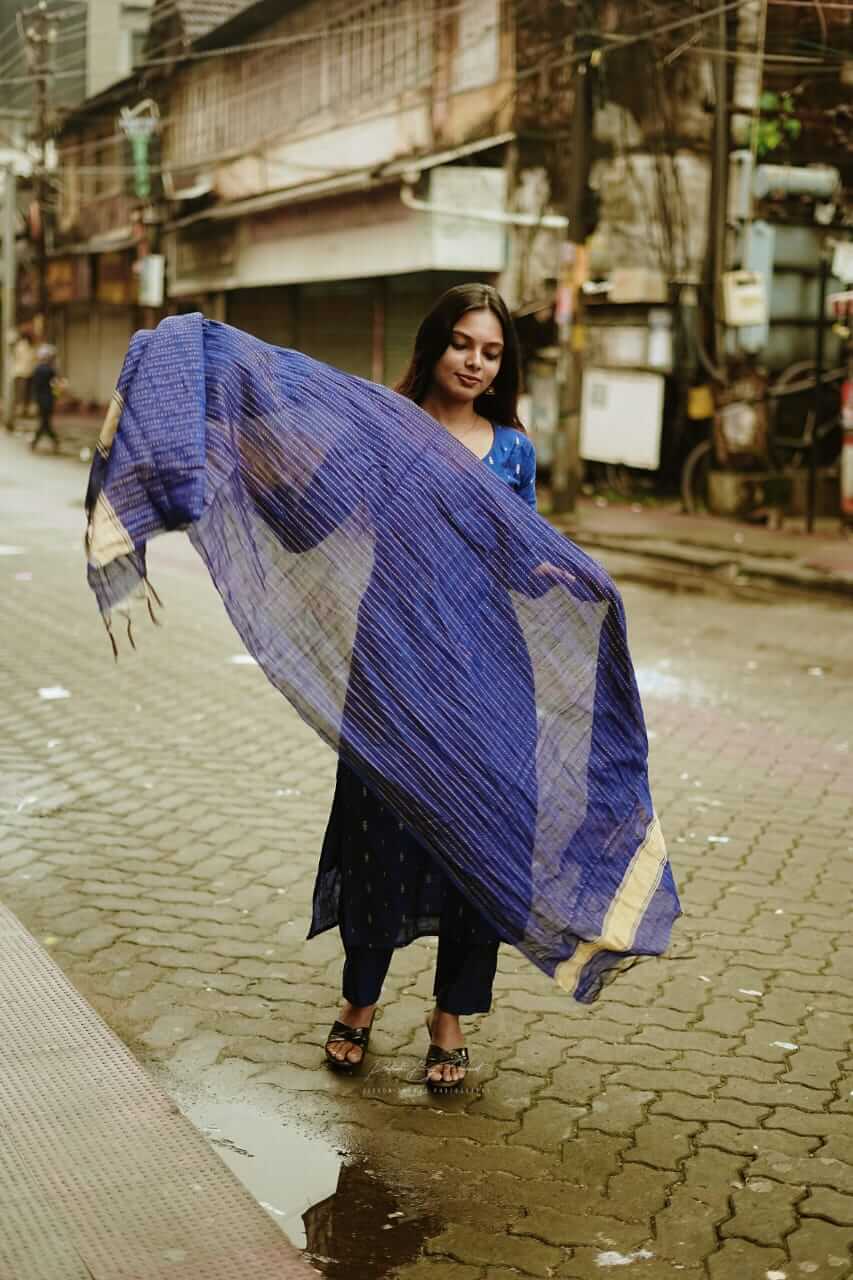 V neck Blue raw silk