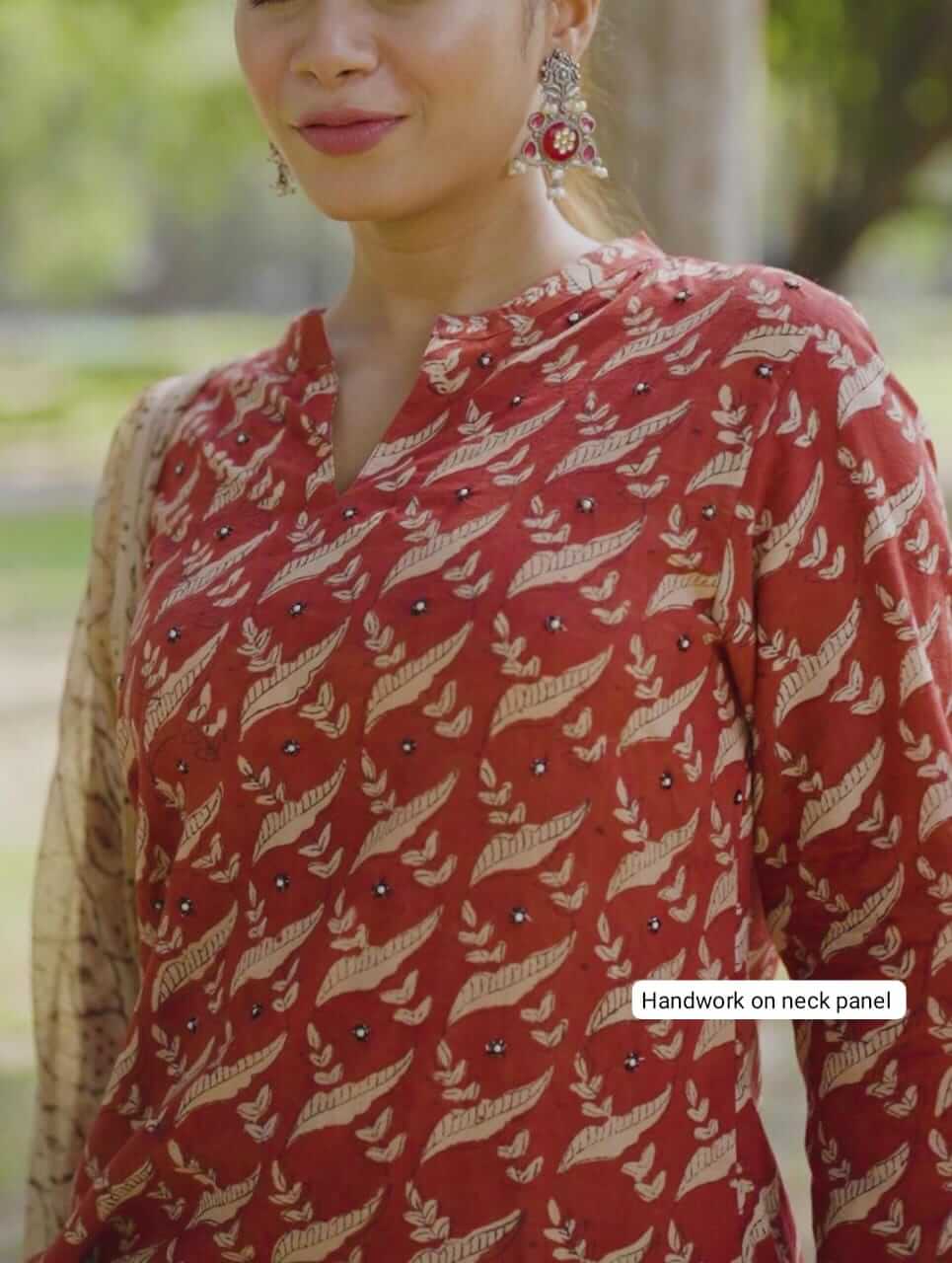 Collar neck in Handblock