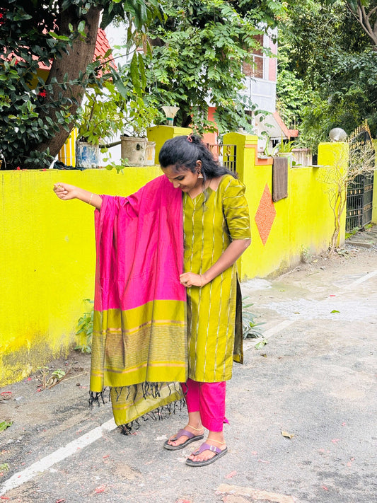 Green Silk Knot neck