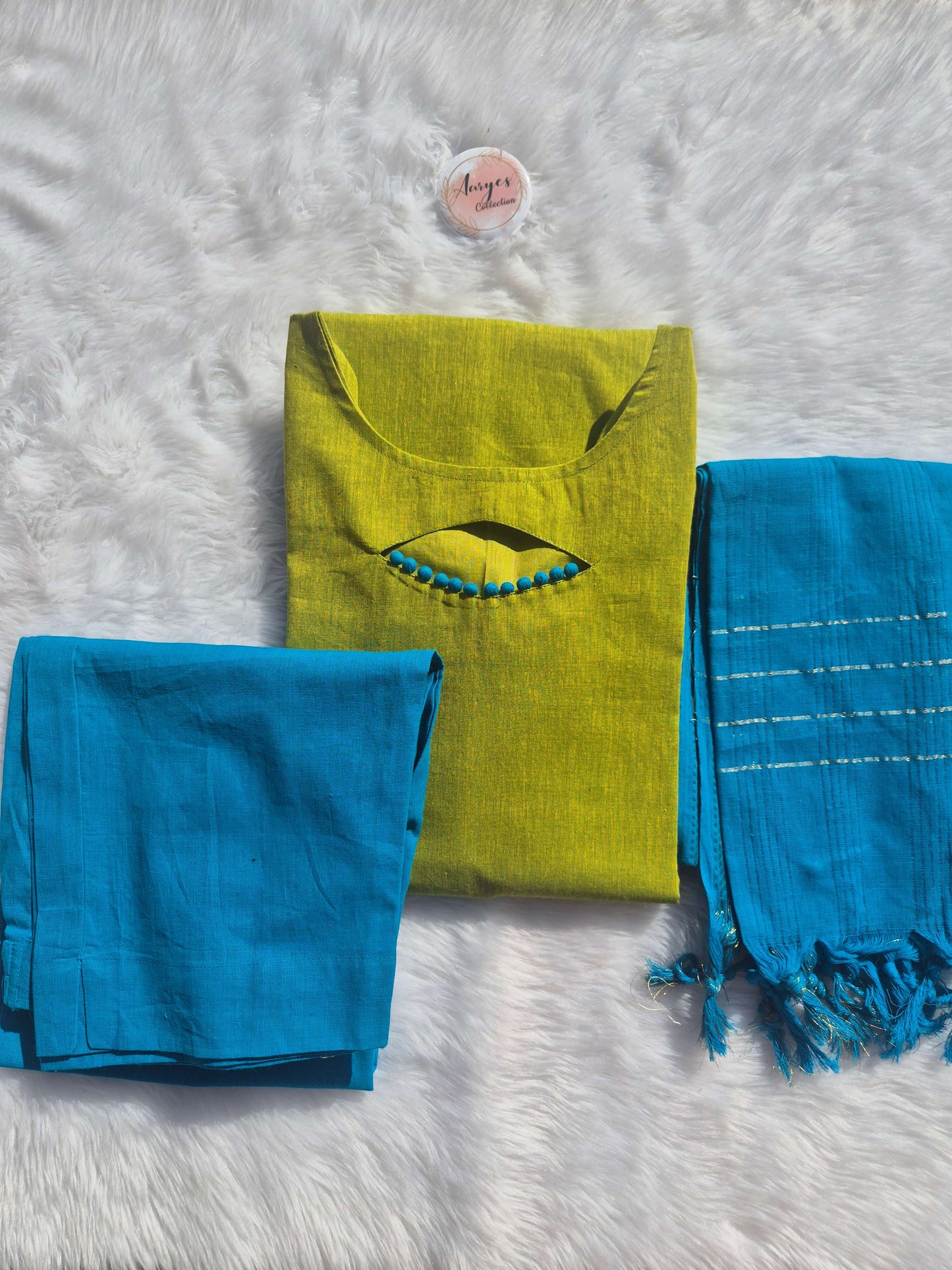 Parrot Green & Blue Traditional