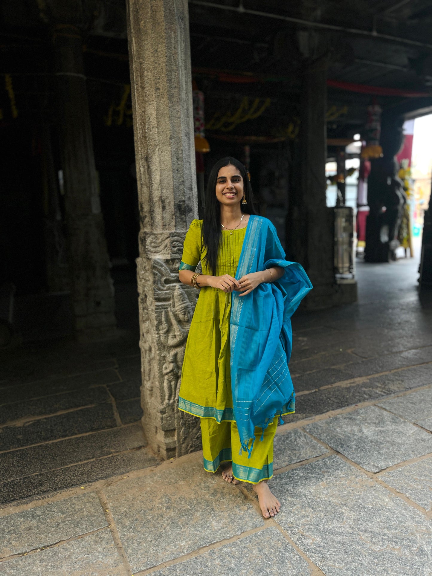 Pintex Parrot & Blue