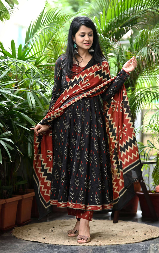 Black anarkali