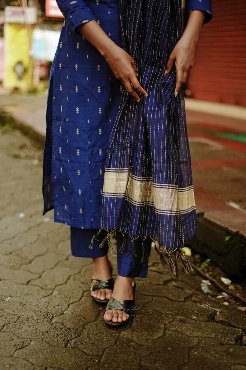 V neck Blue raw silk