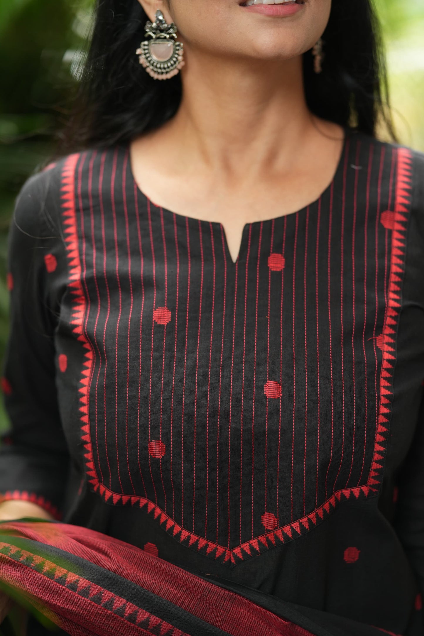 Handloom Naryani Black