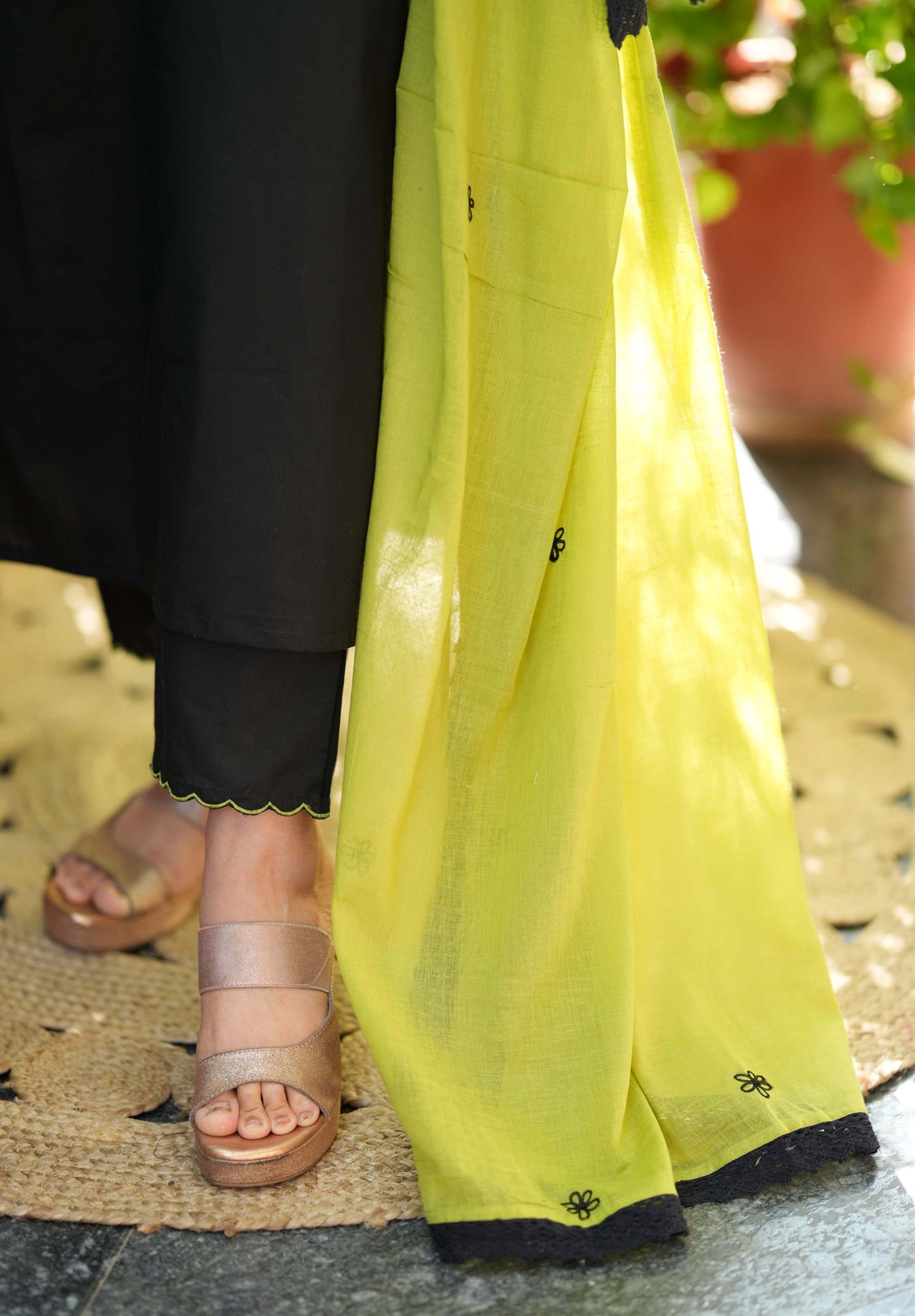 Black & Parrot Green