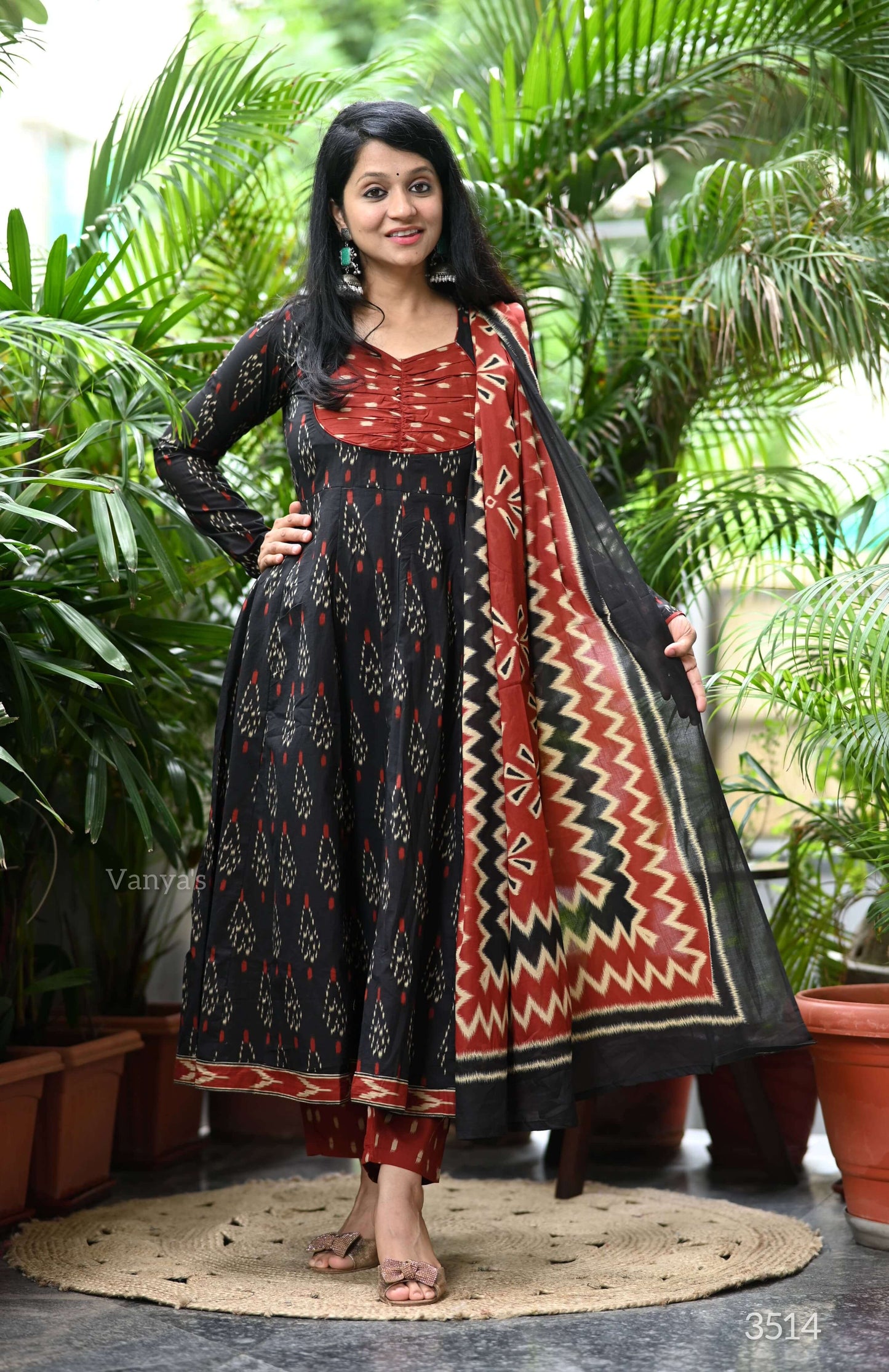 Black anarkali