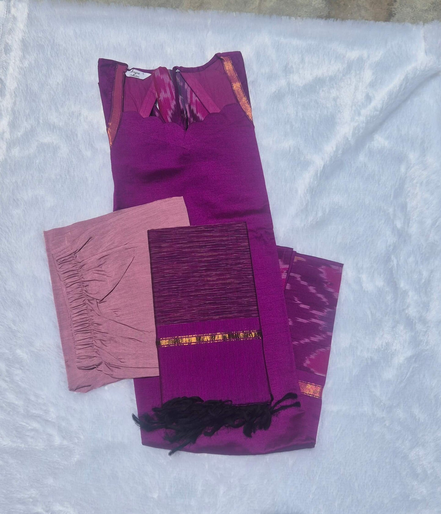 Scallop neck Silk
