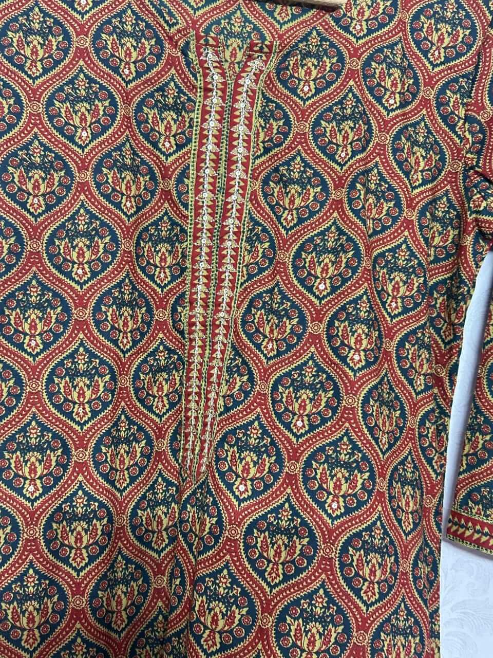 Collar Neck with Lace