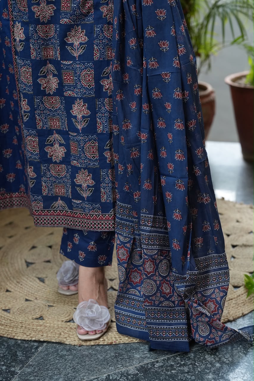 Blue Hand work neck